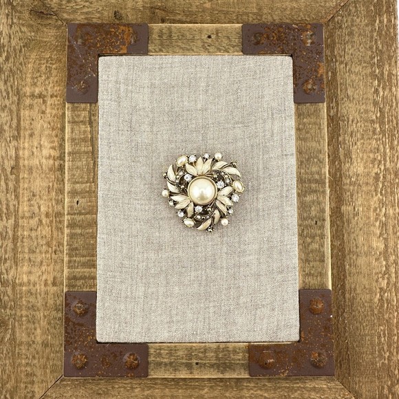 VTG Monet Brooch Goldtone Faux Pearl Cabochon Clear Rhinestone Enamel 2.75" - Picture 2 of 8